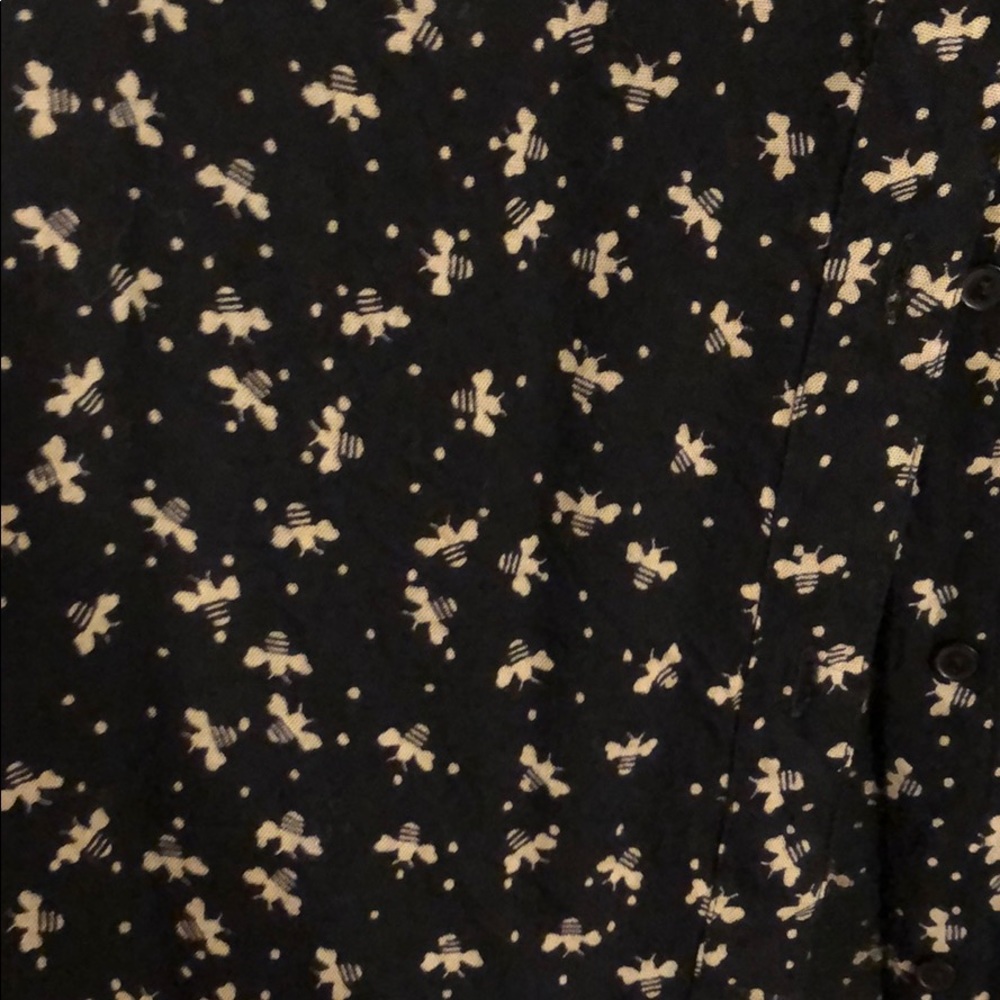 Castro black button down bee pattern - Picture 3 of 3